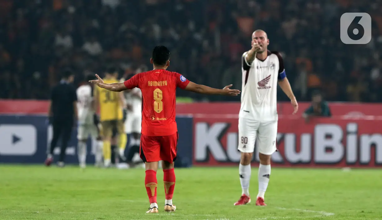 Usai skor sama kuat, situasi pertandingan memanas.  (Liputan6.com/Helmi Fithriansyah)