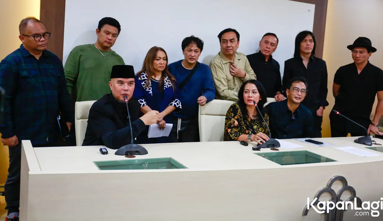 "Saya kalau bikin kontrak dengan EO bahwa mereka yang bertanggung-jawab membayar royalti terhadap penampilan saya, mereka yang harus bayar, itu dalam kontrak saya," ujar Once Mekel. [Foto: KapanLagi.com/Muhammad Akrom Sukarya]