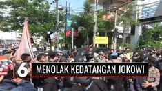 Saling dorong hingga baku hantam, mewarnai aksi demo mahasiswa di Sulawesi Selatan yang menolak kedatangan Presiden Jokowi.