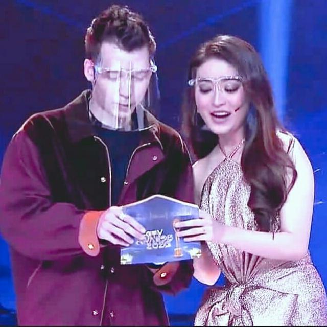 Trending YouTube, Ini 6 Momen Stefan William dan Natasha Wilona di SCTV Awards 2020