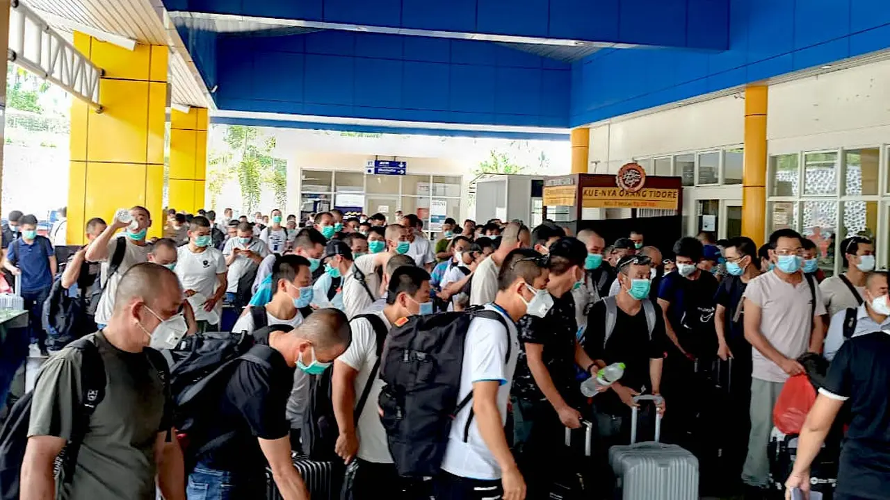 194 TKA Asal China Pulang Kampung Melalui Ternate Menuju Jakarta