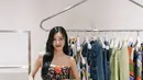 Massimo Ferretti, Ketua Aeffe S.p.A menyatakan senang sekali menyambut Tiffany Young ke dalam keluarga Moschino. Pendekatan uniknya yang berani terhadap semua aspek musik, film, dan fesyen selaras dengan desain merek dan komitmennya terhadap keunggulan abadi. [@tiffanyyoungofficial]