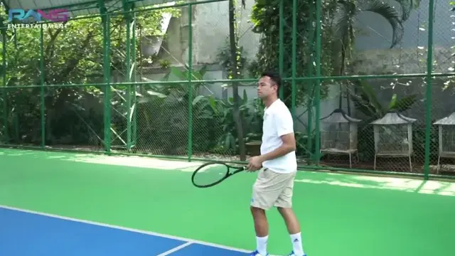 Bakal Tanding Tenis Lawan Desta, Ini 7 Potret Pesiapan Raffi Ahmad