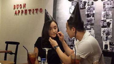 Potret Romantis Tatjana Saphira Dan Herjunot Ali Yang Jarang Tersorot Publik News Entertainment Fimela Com
