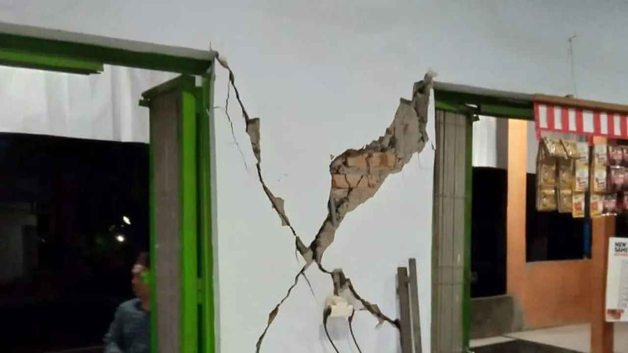 kerusakan akibat gempa Bali