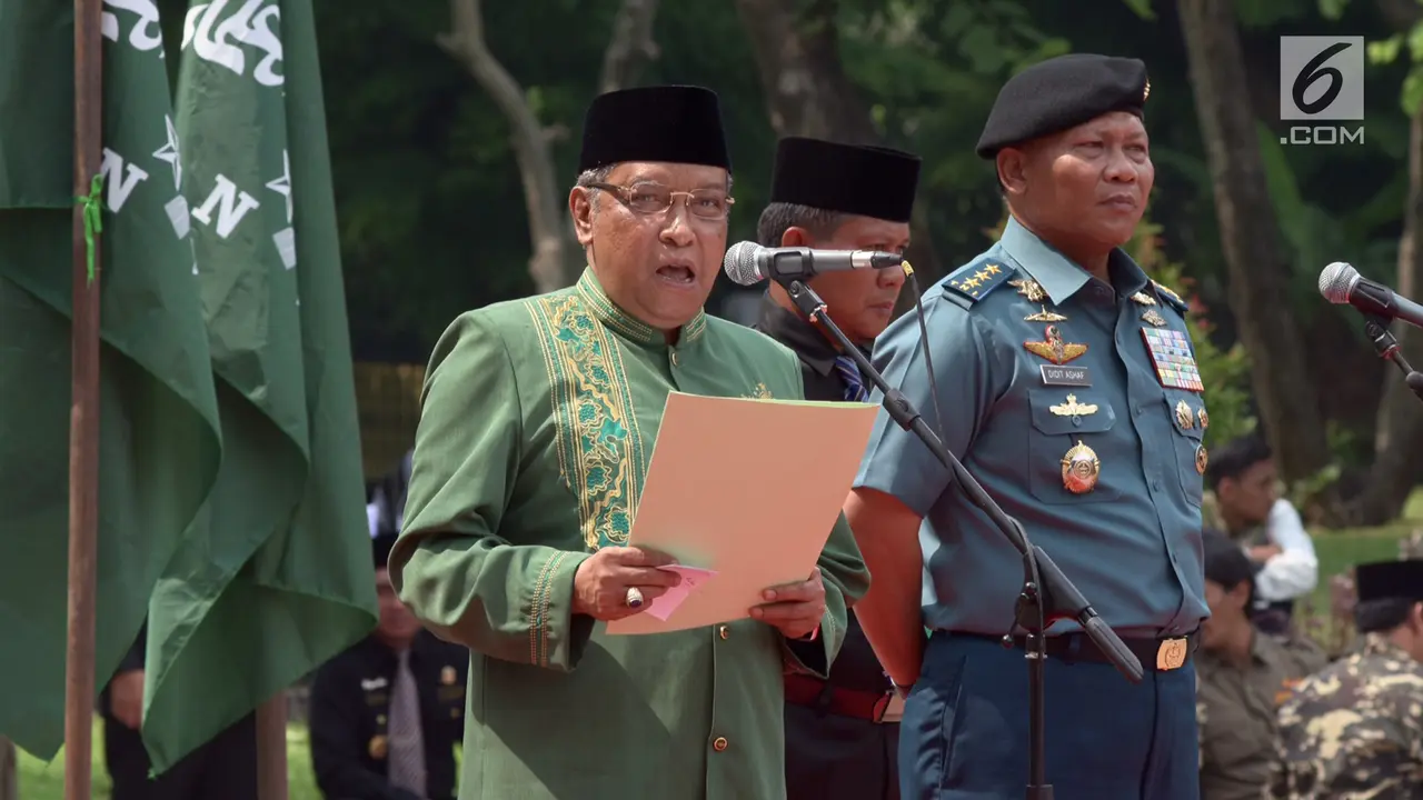 Kemeriahan Apel Hari Santri Nasional 2017 di Tugu Proklamasi