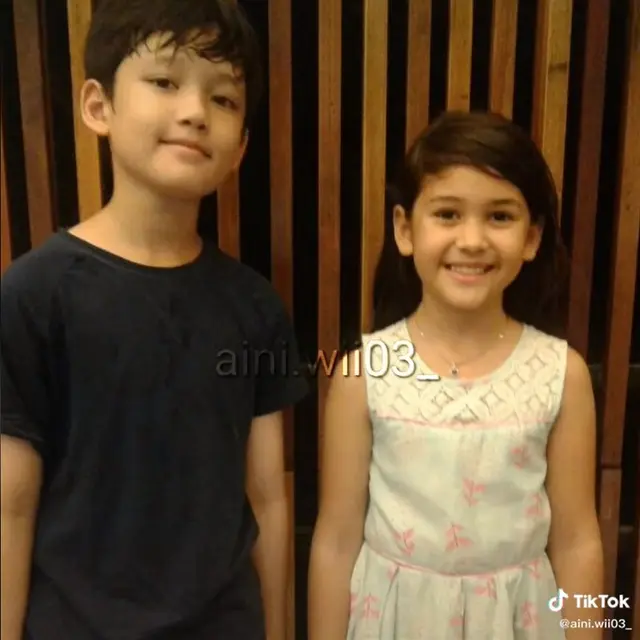 Pernah Main Film Bareng, Ini 6 Potret Masa Kecil Sandrinna Michelle dan Alwi Assegaf