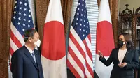 Kunjungi AS, PM Jepang Yoshihide Suga Disambut Wapres Kamala Harris