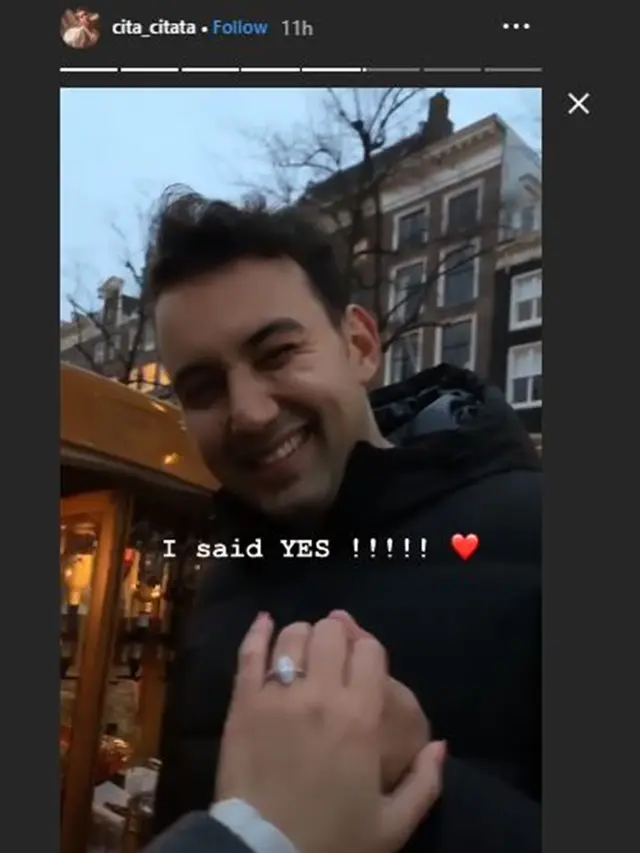 5 Momen Cita Citata Dilamar Kekasih Bulenya di Belanda, Romantis di Atas Private Boat