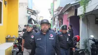 Polisi menggerebek Kampung Bahari Jakarta Utara terkait dengan peredaran narkoba. (Liputan6.com/Ady Anugrahadi).