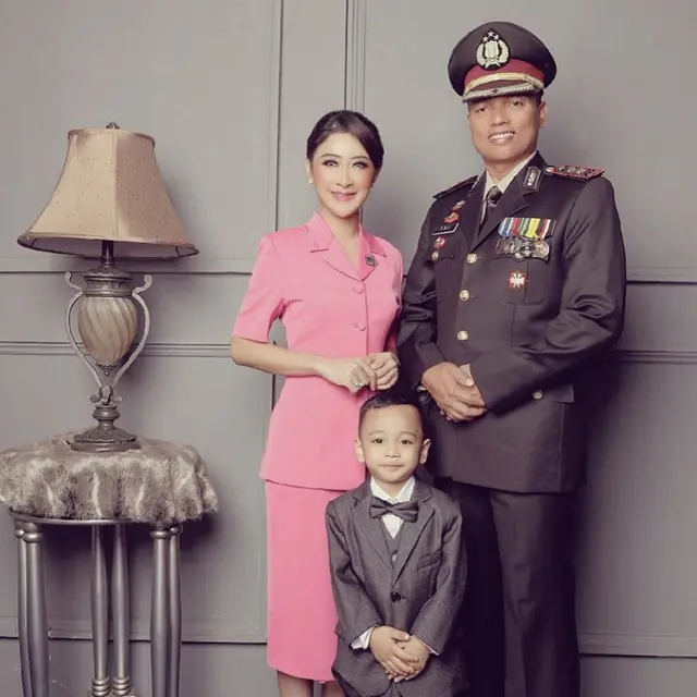 6 Artis Cantik yang Punya Suami Polisi, Harmonis dan Romantis