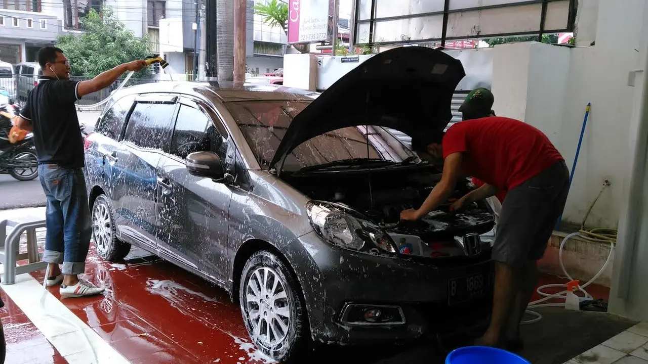 Pelapis bodi mobil (coating)