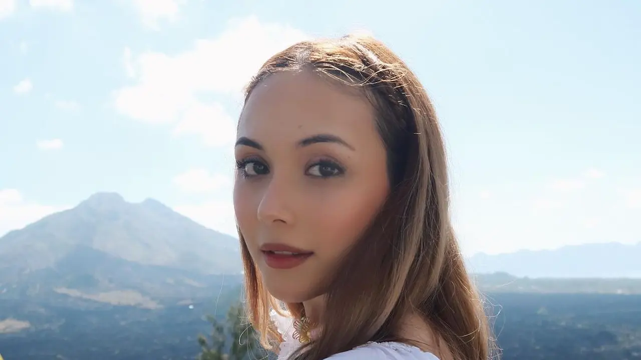 Laura Anna