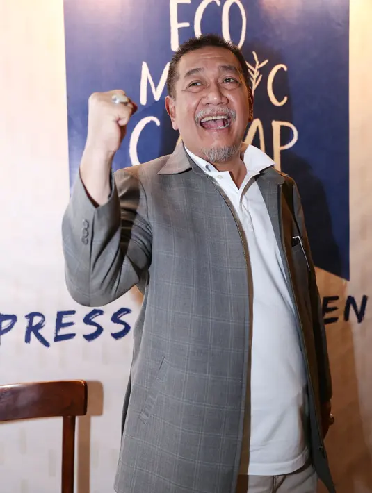 Pernikahan Zulfikar dan Nefita akan menggunakan adat Jawa Barat modern. Deddy mengaku belum mengetahui jumlah undangan yang akan disebar, namun ia tetap memohon doa agar prosesnya berjalan lancar. (Galih W. Satria/Bintang.com)