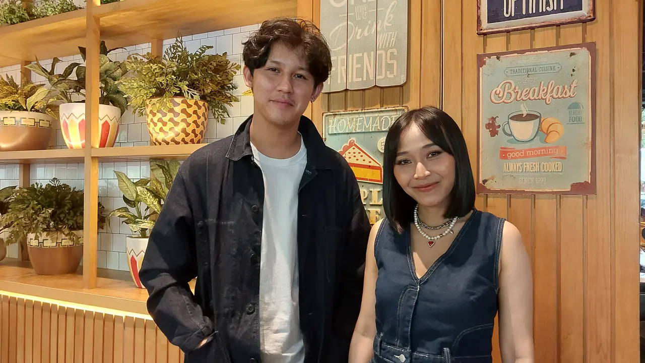 Rinni Wulandari dan Jevin Julian menjelaskan mengenai pentingnya team work antara suami istri dalam mendidik buah hati agar tercipta keluarga bahagia