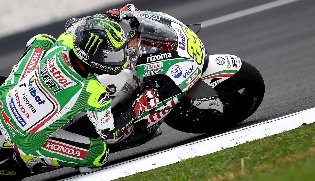 Cal Crutchlow, menempati posisi kedua pada sesi latihan bebas kedua MotoGP Malaysia, Jumat (28/10/2016). (AFP/Manan Vatsyayana)