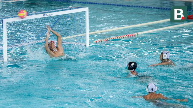  Potret Sengit Laga Polo Air di Indonesia Open Aquatic Championships 2025