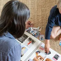 Kenangan liburan terbaik sering lahir dari momen sederhana yang dilakukan bersama keluarga. [Dok/Pexels.com/Kristyna Vyvolej.to].