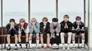 Melalui album jilid pertama yang berjudul Love Yourself: Her, BTS meraih kesuksesan yang luar biasa. Memang kepopuleran BTS tak hanya di Korea saja, namun sudah merambah international. (Foto: Soompi.com)