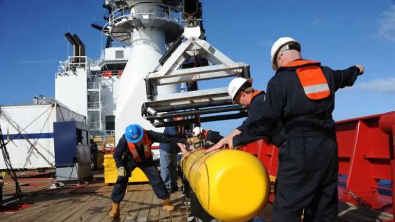 Cari MH370, Australia Akan Kerahkan Sonar dan Robot Tak Berawak
