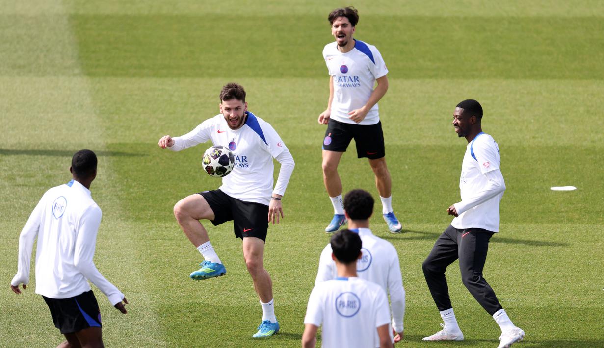 Dua klub raksasa Eropa akan saling bentrok pada leg pertama semifinal Liga Champions 2025/2026. (AFP/Franck Fife)