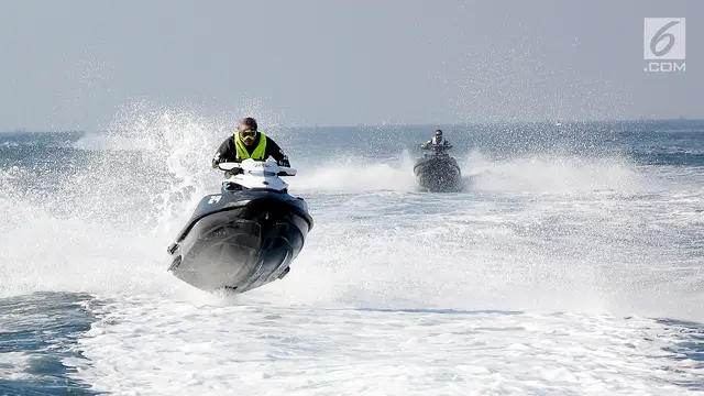 Serunya Bermain Jet Ski di Pulau Pramuka