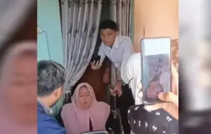 Duduk Perkara Emak-emak Surabaya Tertipu Sembako Murah