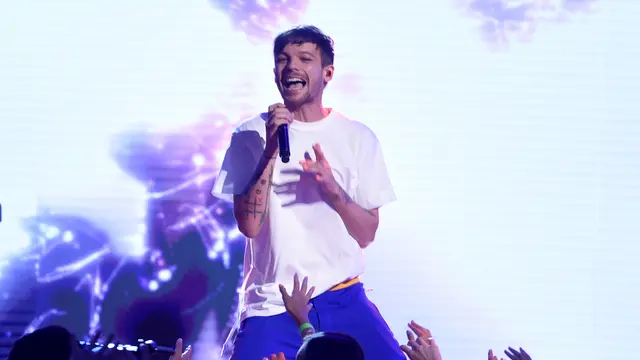 [Bintang] Louis Tomlinson