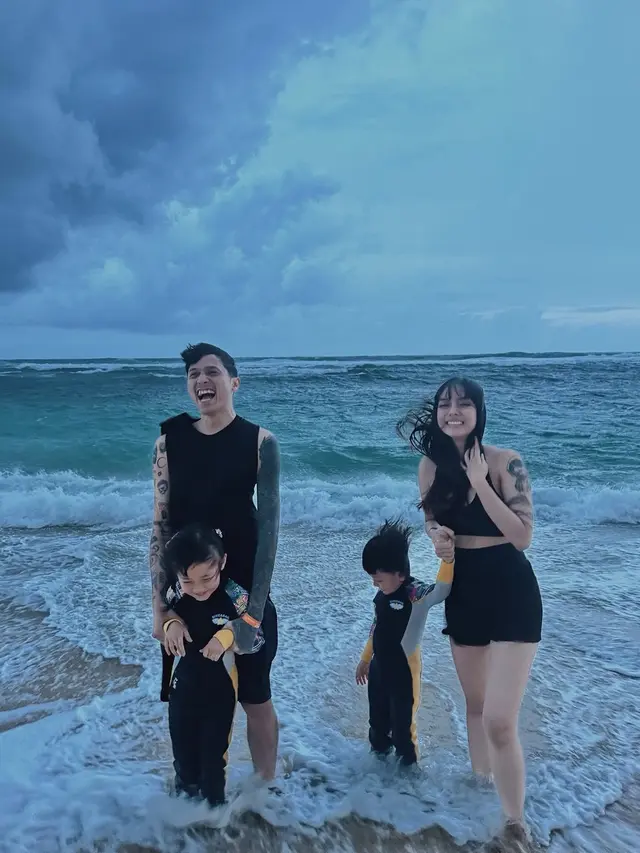 Bimo Picky Picks Ajak Istri dan Anak Liburan ke Bali (credit: instagram/irene_agustine)