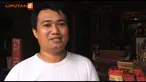 Ratusan patung di klenteng di kota Magelang, Jawa Tengah dimandikan dengan air bunga. 