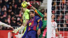 Barcelona gagal menambah poin saat bertandang ke markas Girona dalam laga lanjutan Liga Spanyol 2025/2026. (AFP/Josep Lago)