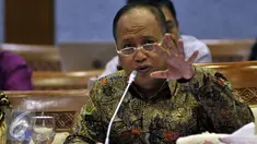 Menristek-Dikti Muhammad Nasir memberikan penjelasan saat raker dengan Komisi X DPR, di Kompleks Parlemen, Jakarta, Rabu (10/2). Rapat membahas Penetapan kepangkatan Dosen serta isu-isu terkini di bidang Menristek-Dikti. (Liputan6.com/Johan Tallo)