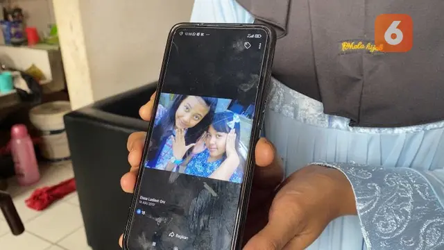 Foto korban Dini bersama adiknya. Dini dikabarkan tewas dianiaya pacarnya anak Anggota DPR RI (Liputan6.com/Fira Syahrin))
