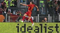 Striker AS Roma, Andrea Belotti saat mencetak gol ke gawang Salernitana pada pekan perdana Liga Italia 2023/2024. (Alberto PIZZOLI / AFP)
