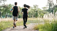 Ilustrasi olahraga bersama pasangan, lari, joging. (Image by jcomp on Freepik)