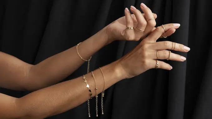 Tips Memilih Perhiasan Emas yang Sesuai Warna Kulit agar Tampilan Makin Mewah