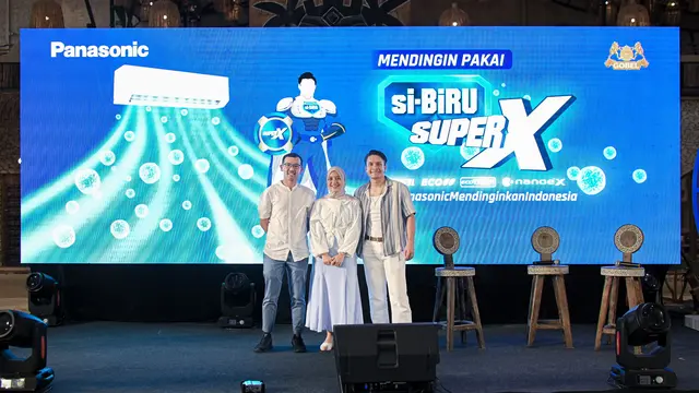 Peluncuran si-Biru Super X oleh PT Panasonic Gobel Indonesia.