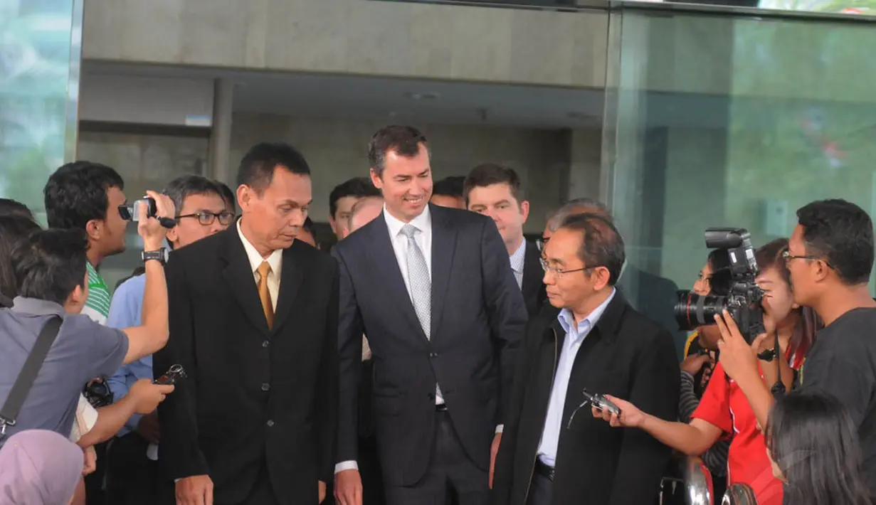 Menteri Kehakiman Australia Michael Keenan saat memberikan keterangan kepada sejumlah  wartawan di gedung KPK, Jakarta, Selasa (19/8/14). (Liputan6.com/Herman Zakharia)