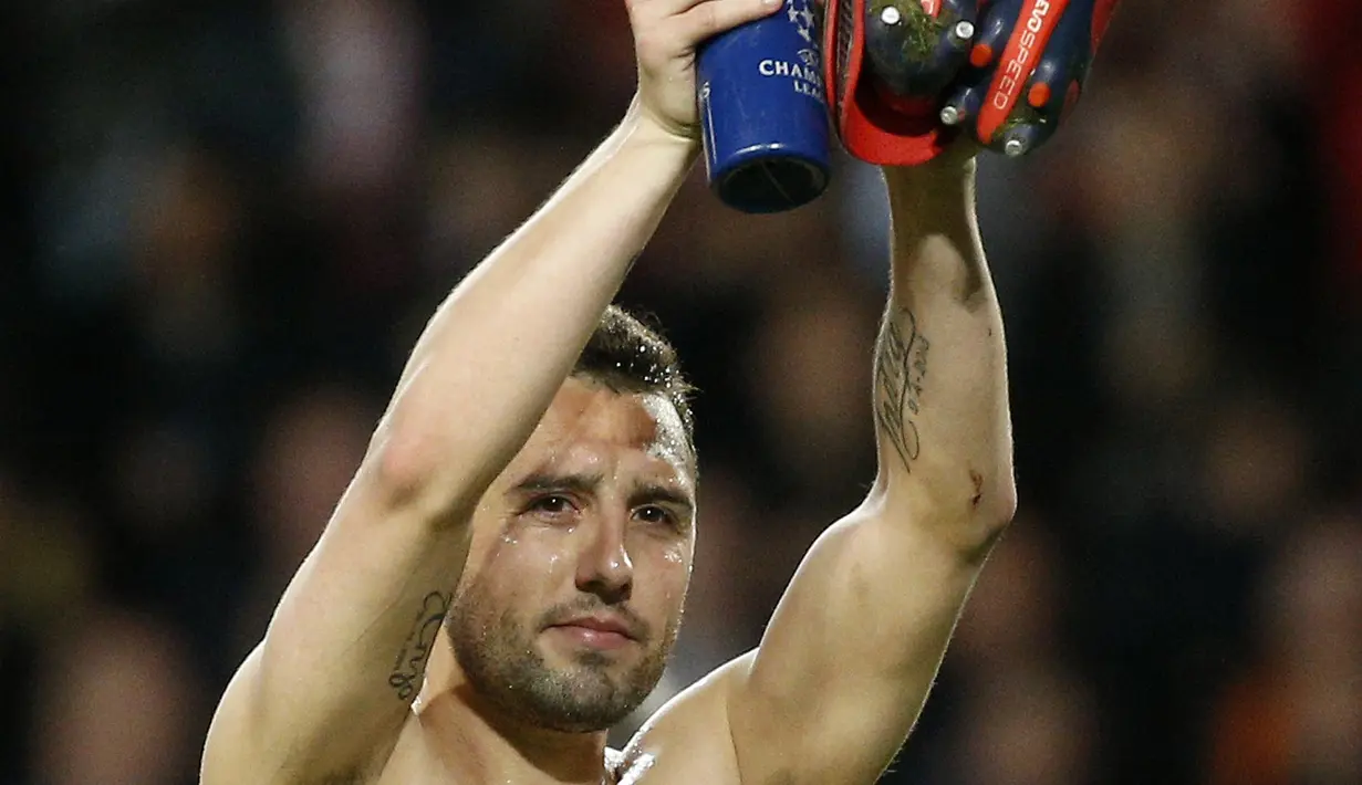 Santi Cazorla bersama Arsenal  sejak 7 Agustus 2012 dan akan berkahir masa kontraknya pada 30 Juni 2017, hingga kini belum ada opsi perpanjangan kontrak dari manajemen. Cazorla telah memberikan enam trofi bagi The Gunners. (EPA/Yoan Valat)