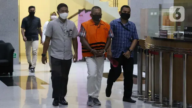 FOTO: KPK Tahan Orang Kepercayaan Mantan Bupati Malang
