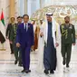 Presiden Jokowi mendapat penghargaan sipil tertinggi 'Order of Zayed' dari Presiden UEA Mohamed bin Zayed Al Nahyan alias MBZ. (Foto: Muchlis Jr - Biro Pers Sekretariat Presiden)