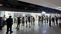Antrean pre-order iPhone 15 series di iBox Mall Ratu Indah Makassar. (Doc: Erajaya)