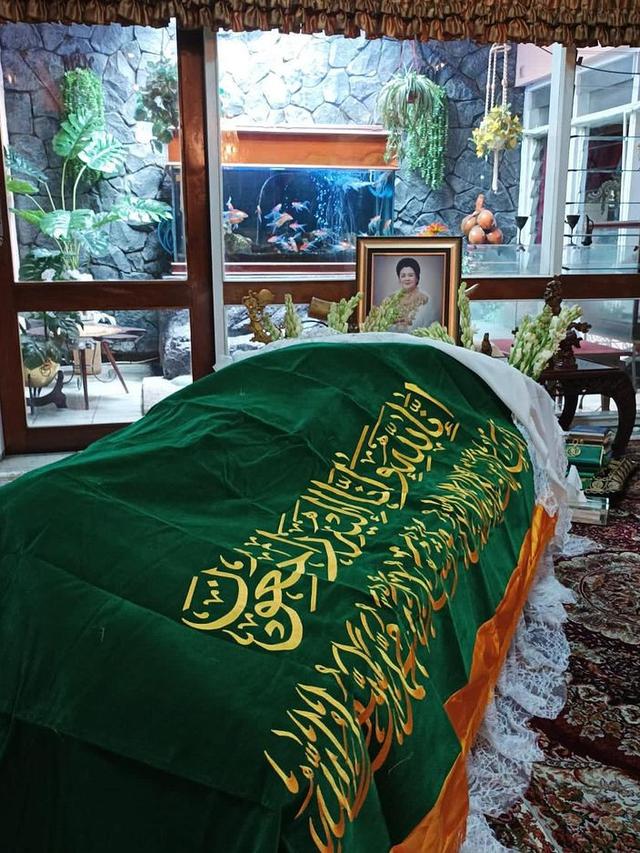 Memih Popon, nenek Raffi Ahmad meninggal dunia, Sabtu (31/12/2022). (Foto: Instagram/raffinagita1717)