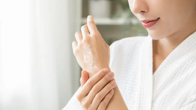 Kapan Sih Waktu yang Tepat Mengaplikasikan Body Lotion? Ternyata Ini Jawabannya!