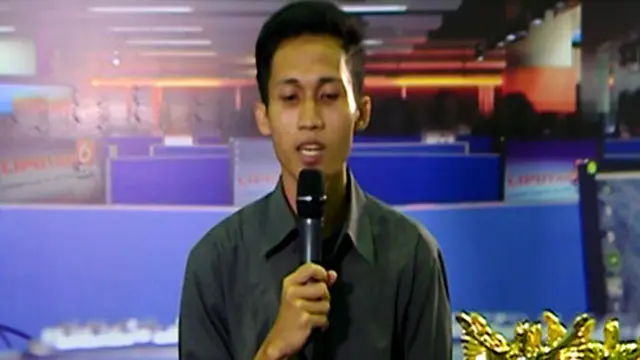 Hedi Pengunjung Peserta Presenter di Indonesia Broadcaster Expo 2013
