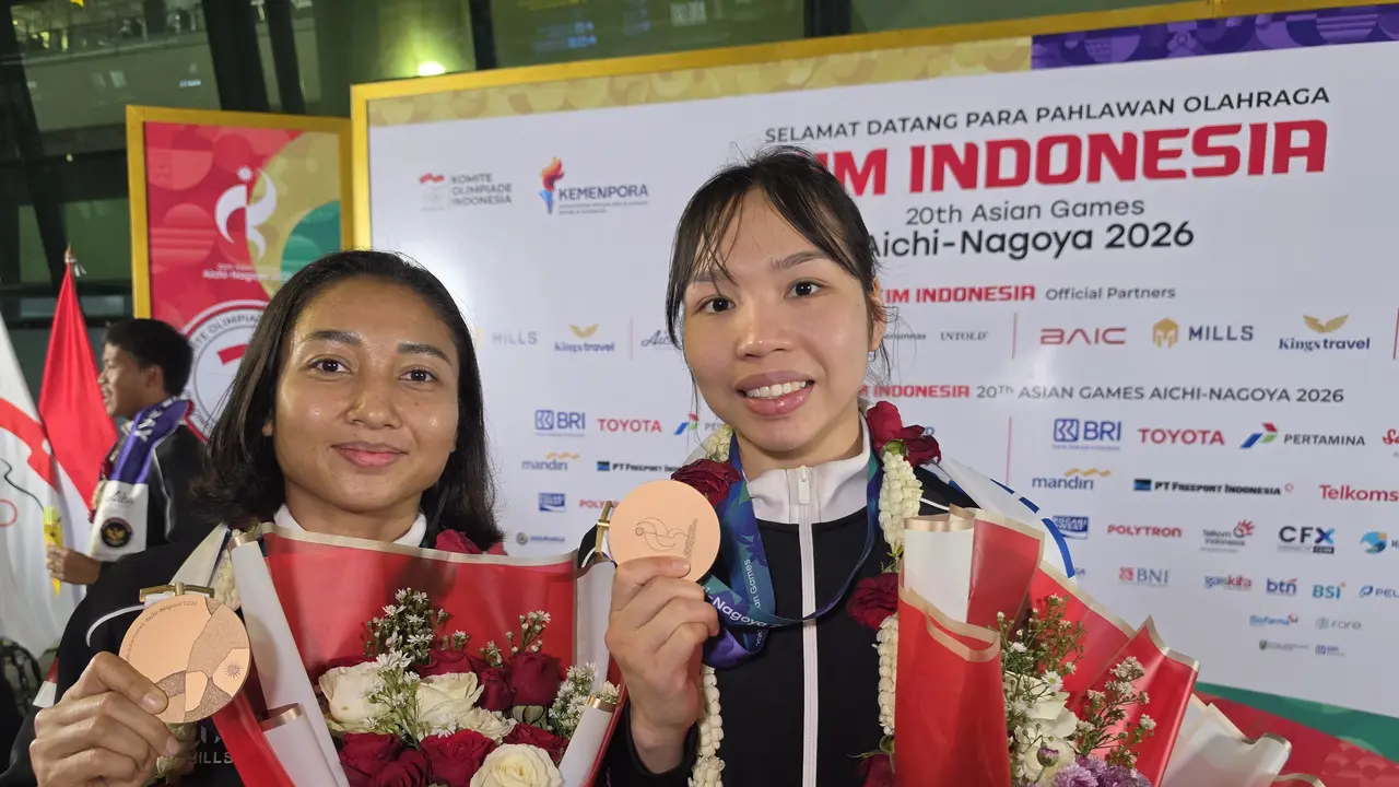 Cok Istri Agung bersama karateka Leica