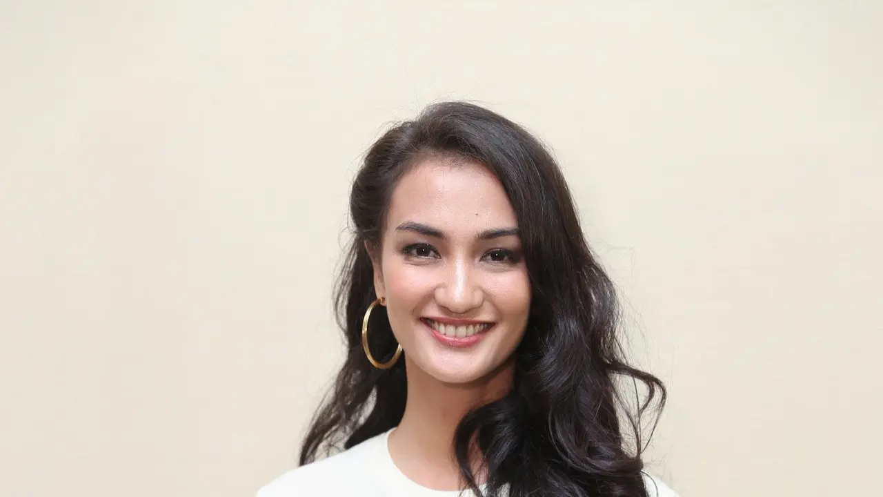 [Fimela] Atiqah Hasiholan
