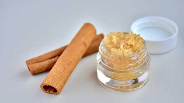 4 DIY Lip Scrub untuk Membantu Lembapkan Bibir Kering dan Pecah-pecah