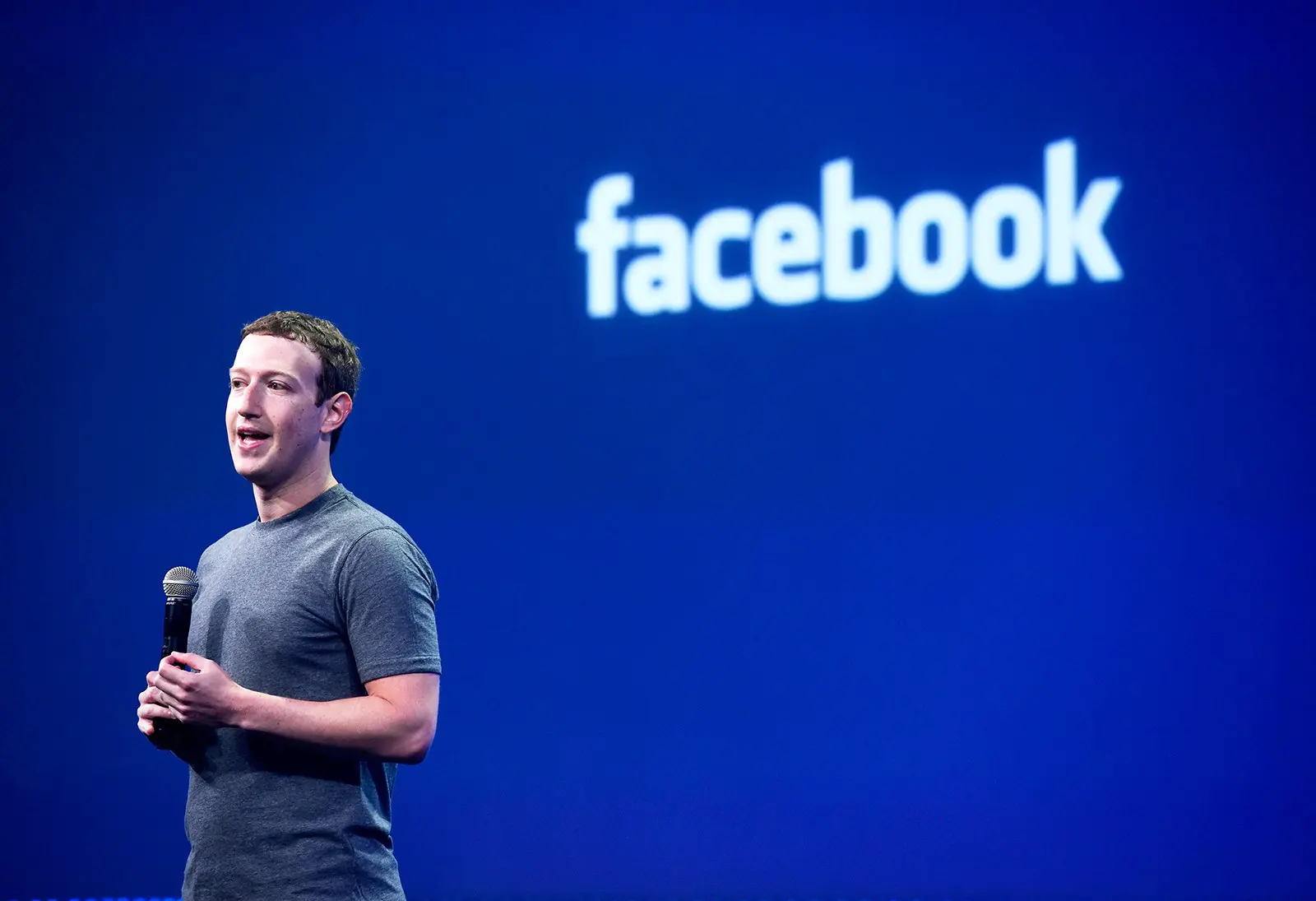 Mark Zuckerberg, Founder sekaligus CEO Facebook, banyak disalahkan sebagian pihak karena membiarkan penggunanya membagikan tautan berita hoax di Facebook. (Doc: Wired)