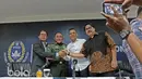 Ketum PSSI, Edy Rahmayadi berfoto bersama usai Sosialisasi Liga 1 Indonesia di Gedung Kostrad, Jakarta, Kamis (16/3/2017). Liga 1 Indonesia akan bergulir pada tanggal 15 April